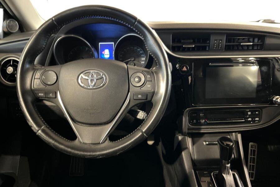 Toyota Auris vaihtoauto