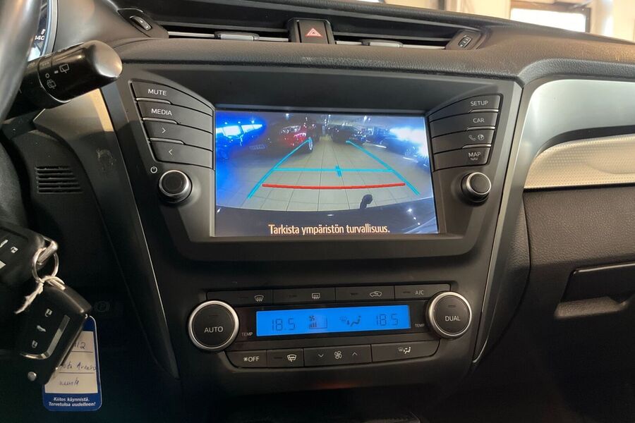 Toyota Avensis vaihtoauto