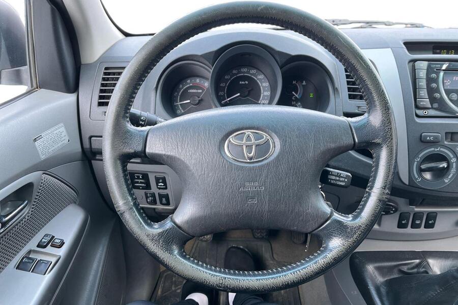 Toyota Hilux vaihtoauto
