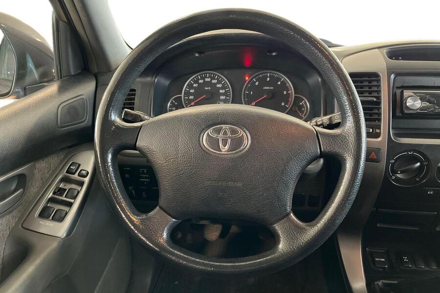 Toyota Land Cruiser vaihtoauto