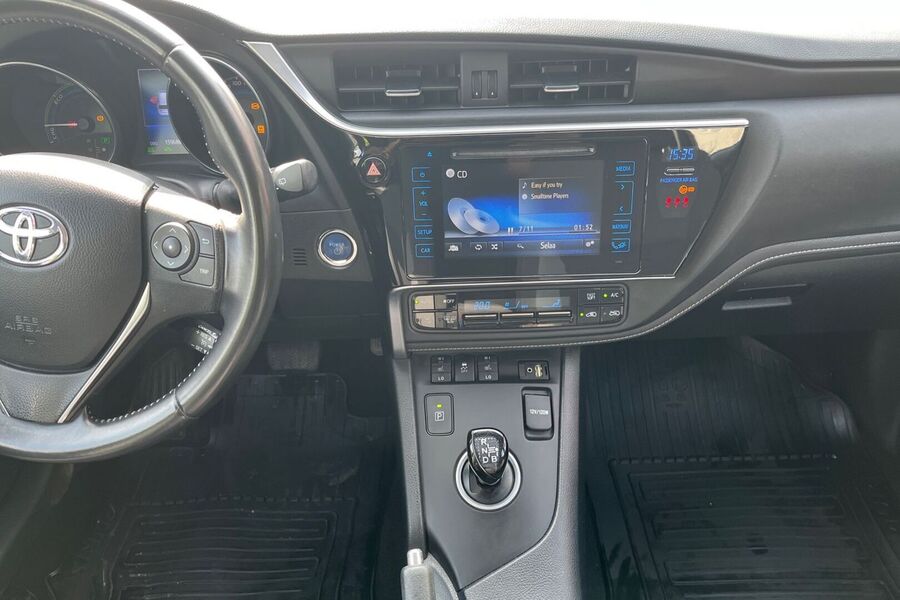 Toyota Auris vaihtoauto