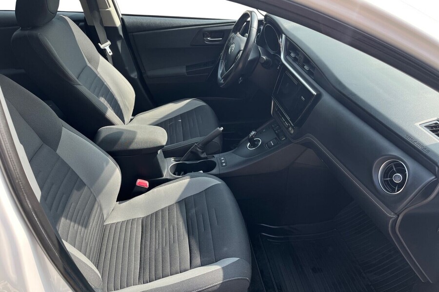 Toyota Auris vaihtoauto