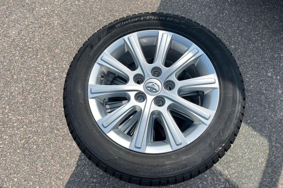 Toyota Auris vaihtoauto