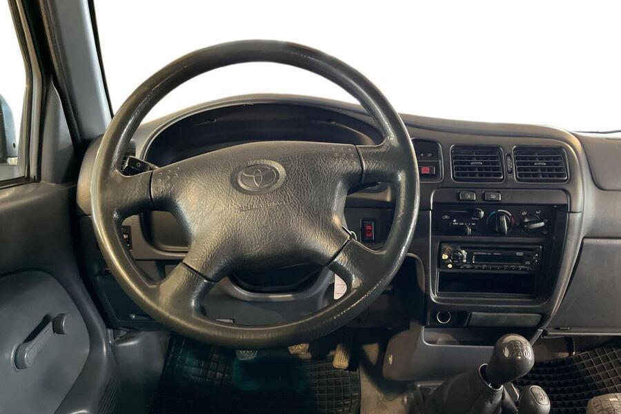 Toyota Hilux vaihtoauto