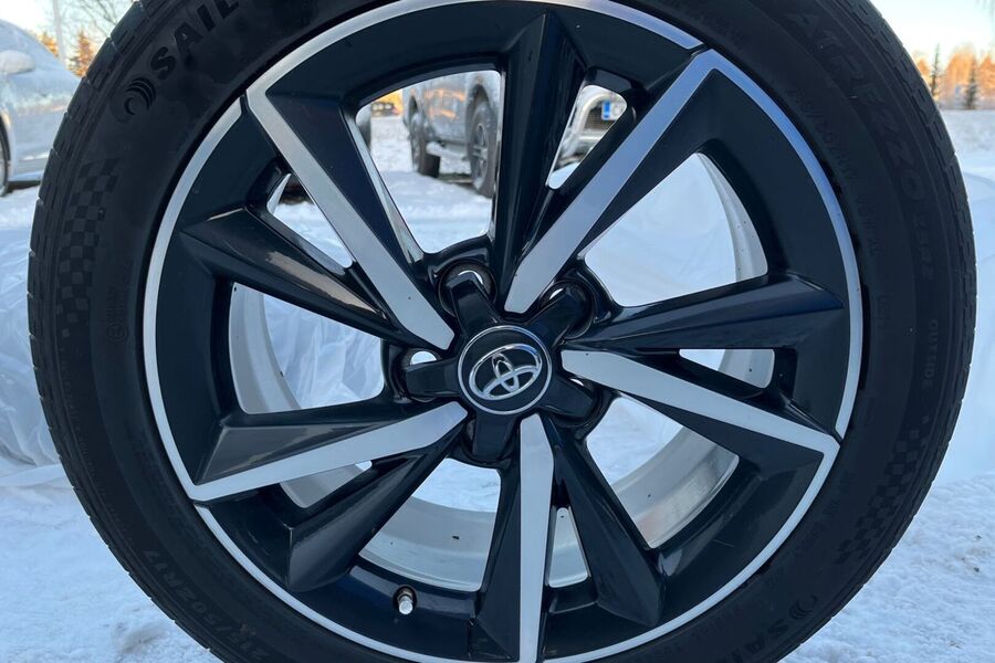 Toyota Auris vaihtoauto