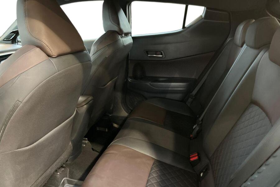 Toyota C-HR vaihtoauto