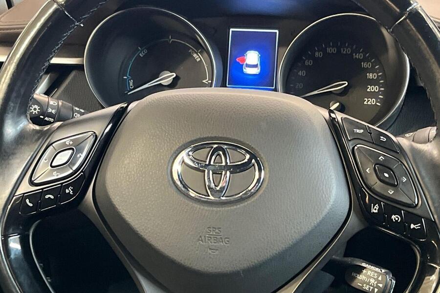 Toyota C-HR vaihtoauto