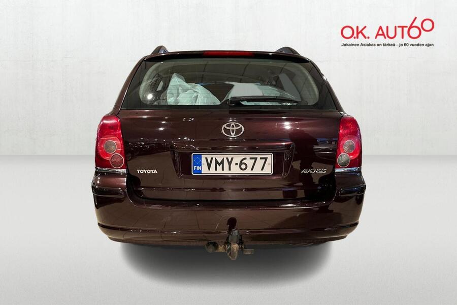 Toyota Avensis vaihtoauto