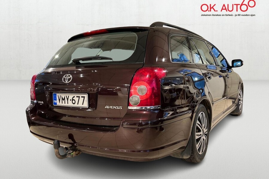 Toyota Avensis vaihtoauto