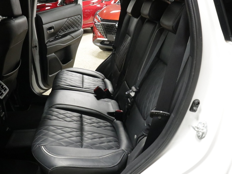 Mitsubishi Outlander PHEV vaihtoauto