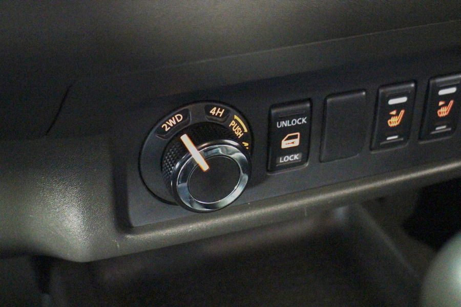 Nissan Navara vaihtoauto