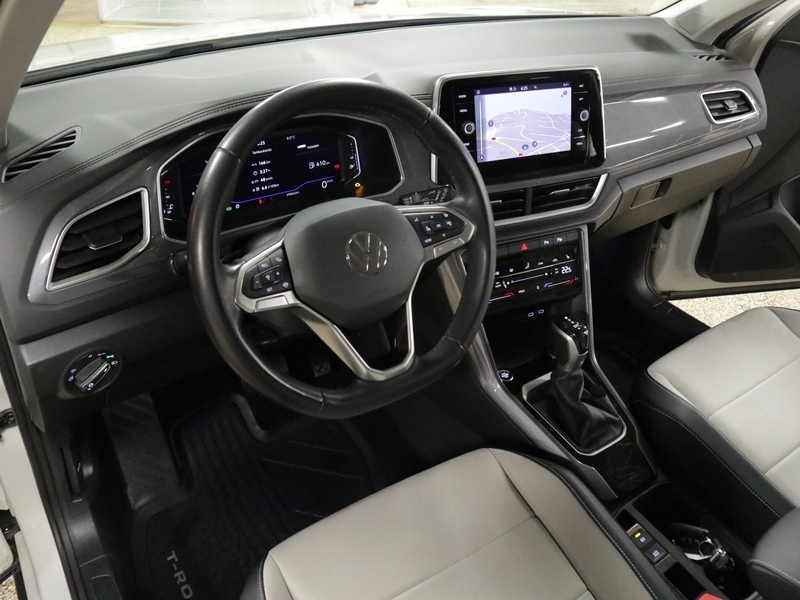 Volkswagen T-Roc vaihtoauto