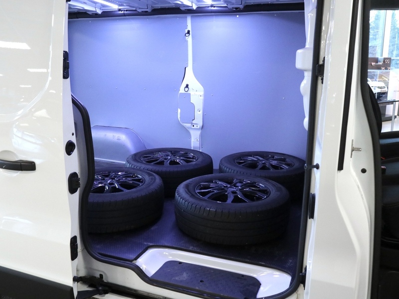 Nissan Primastar vaihtoauto