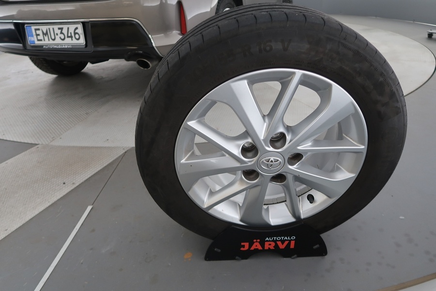 Toyota Auris vaihtoauto