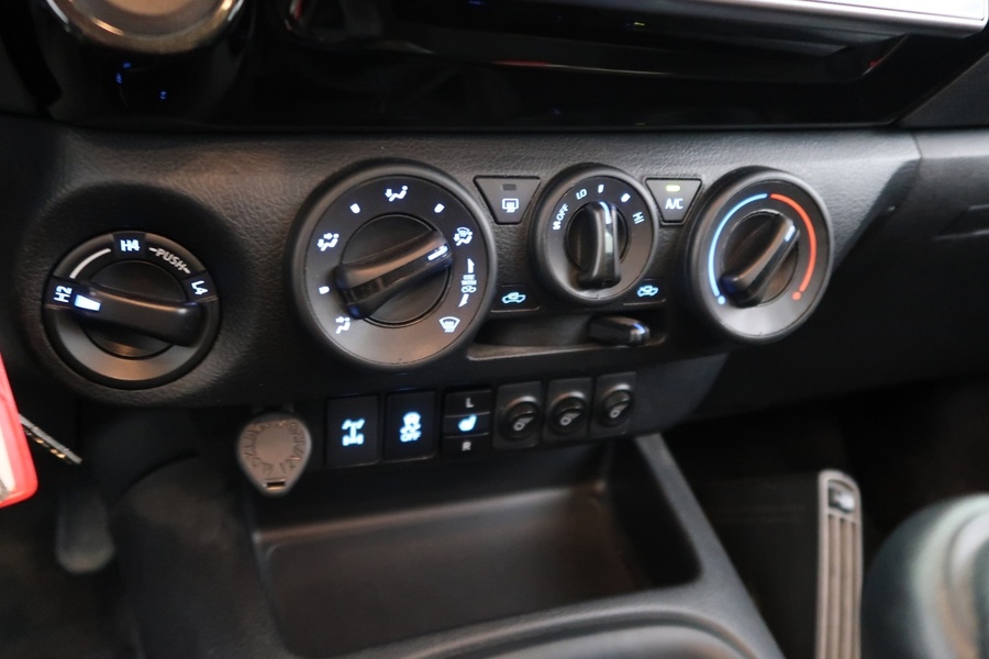 Toyota Hilux vaihtoauto