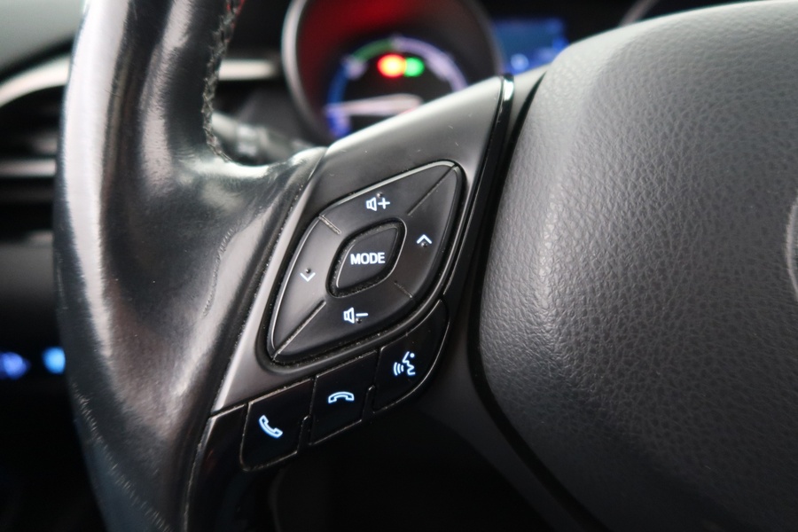 Toyota C-HR vaihtoauto