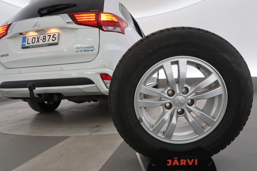 Mitsubishi Outlander PHEV vaihtoauto