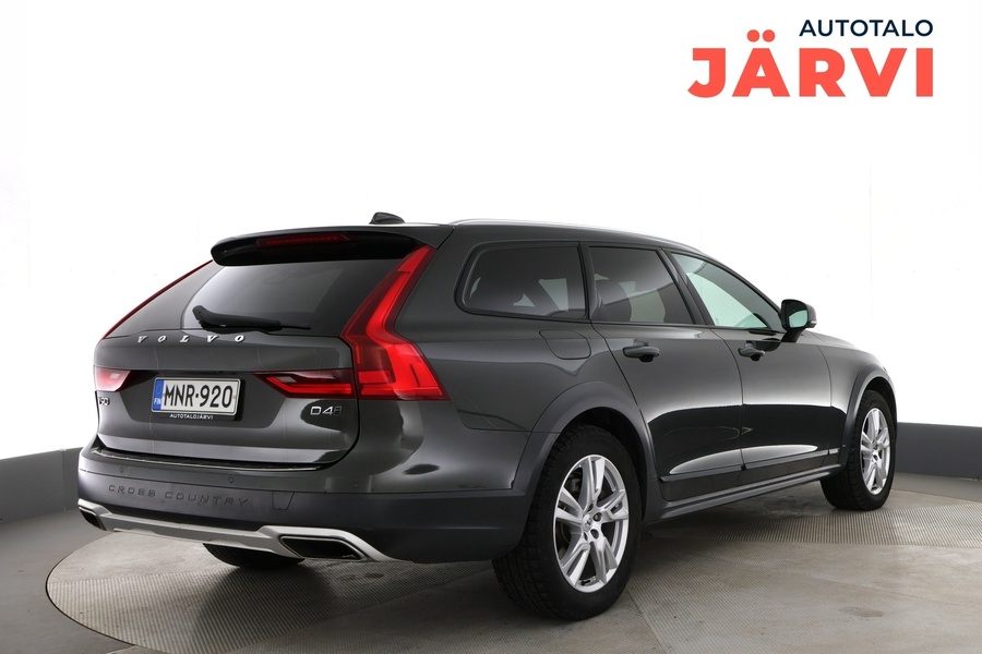 Volvo V90 Cross Country vaihtoauto