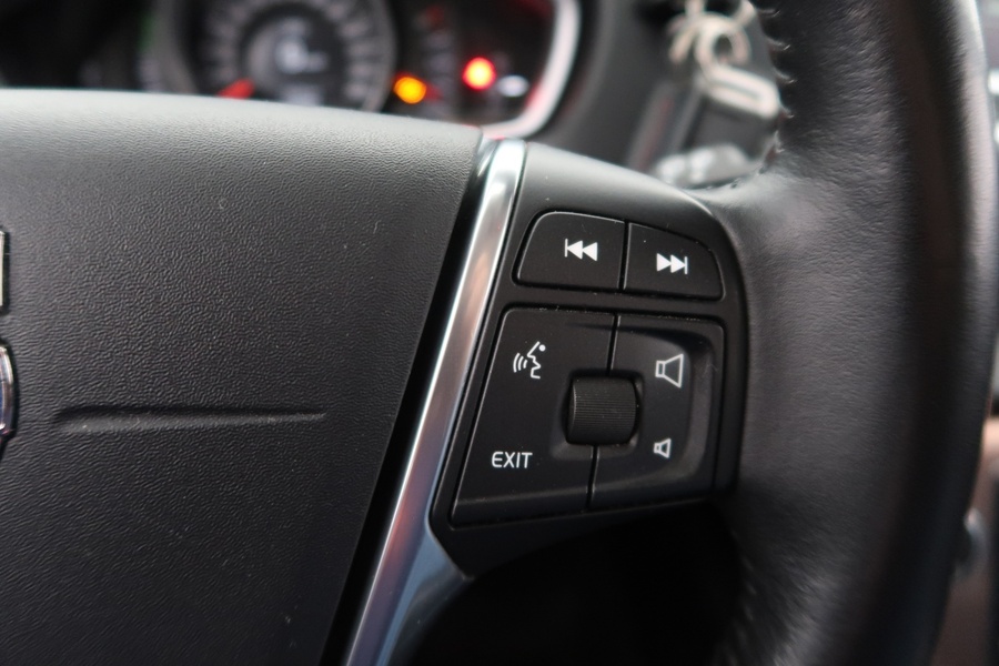 Volvo V40 Cross Country vaihtoauto