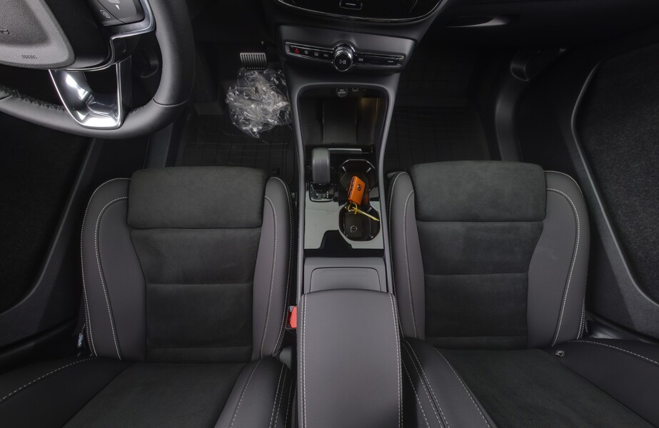 Volvo EX40 vaihtoauto