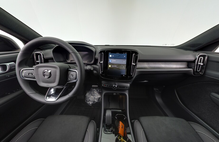 Volvo EX40 vaihtoauto