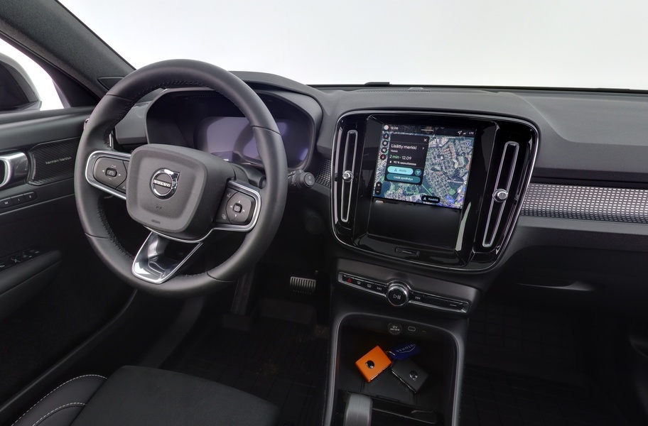 Volvo EX40 vaihtoauto