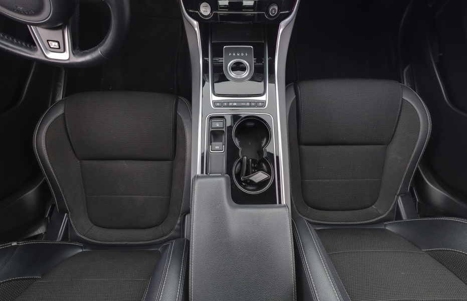 Jaguar XE vaihtoauto
