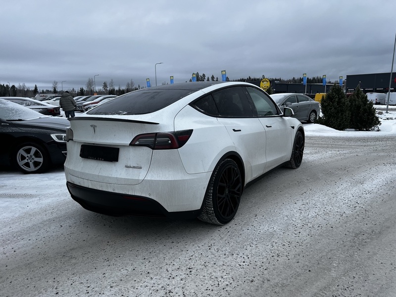 Tesla Model Y vaihtoauto
