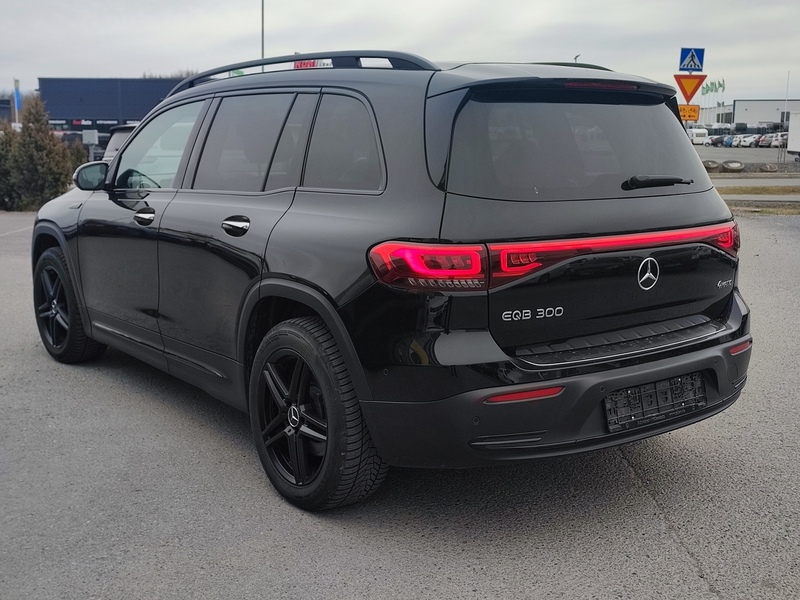 Mercedes-Benz EQB vaihtoauto