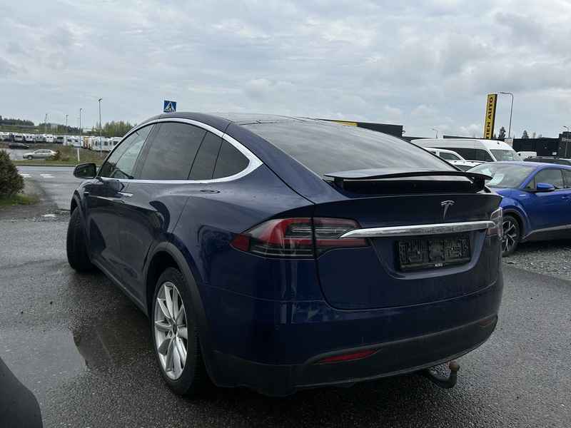 Tesla Model X vaihtoauto