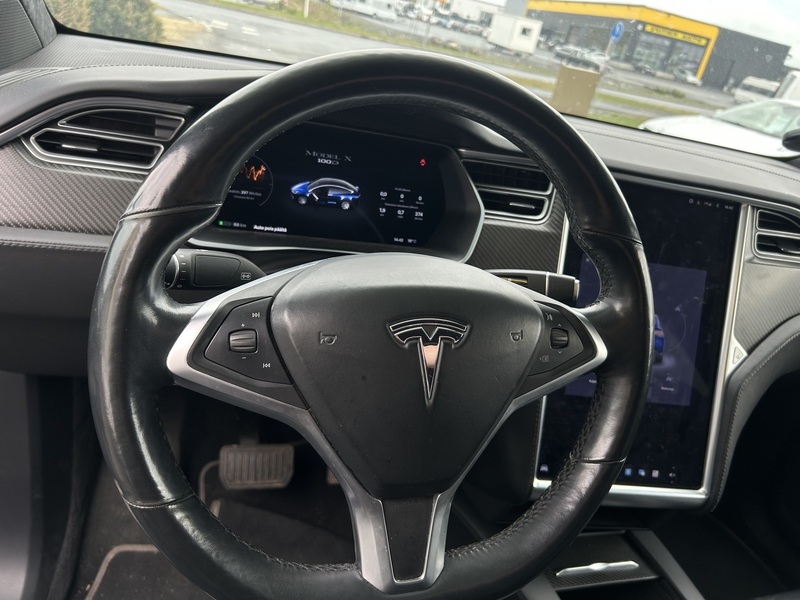 Tesla Model X vaihtoauto