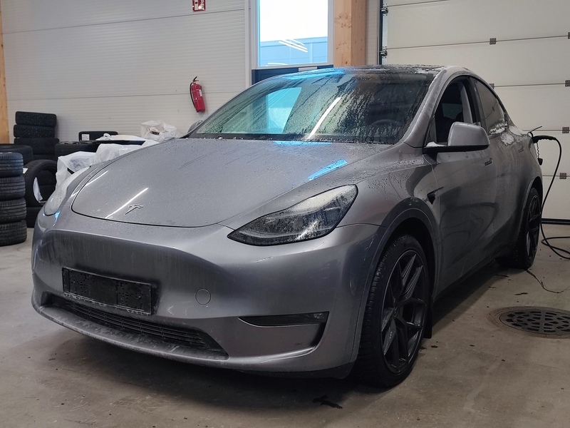 Tesla Model Y vaihtoauto