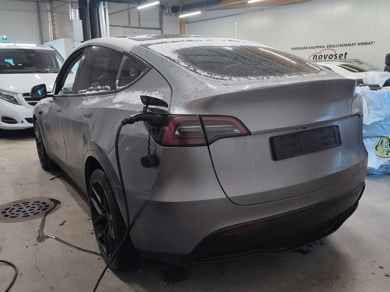 Tesla Model Y vaihtoauto