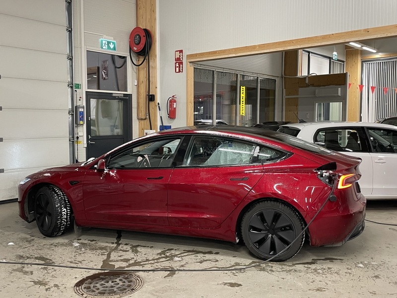 Tesla Model 3 vaihtoauto