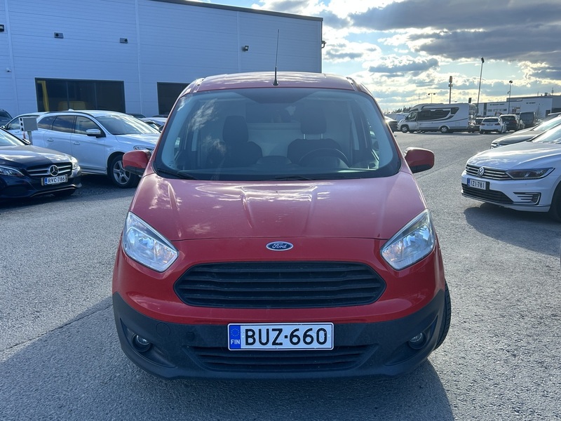 Ford Transit Courier vaihtoauto