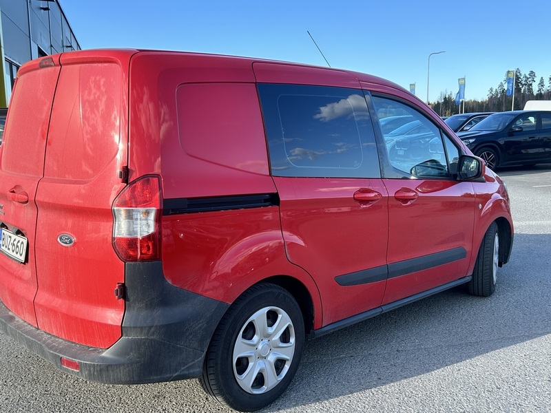 Ford Transit Courier vaihtoauto