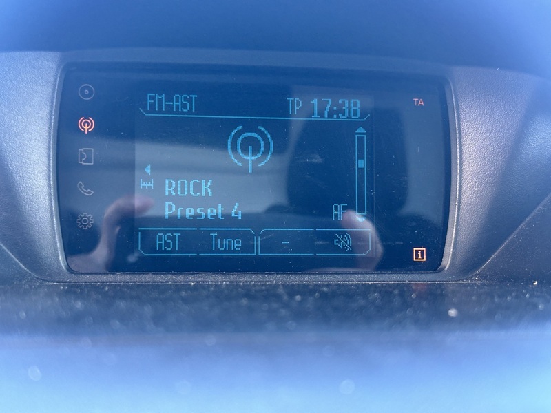 Ford Transit Courier vaihtoauto