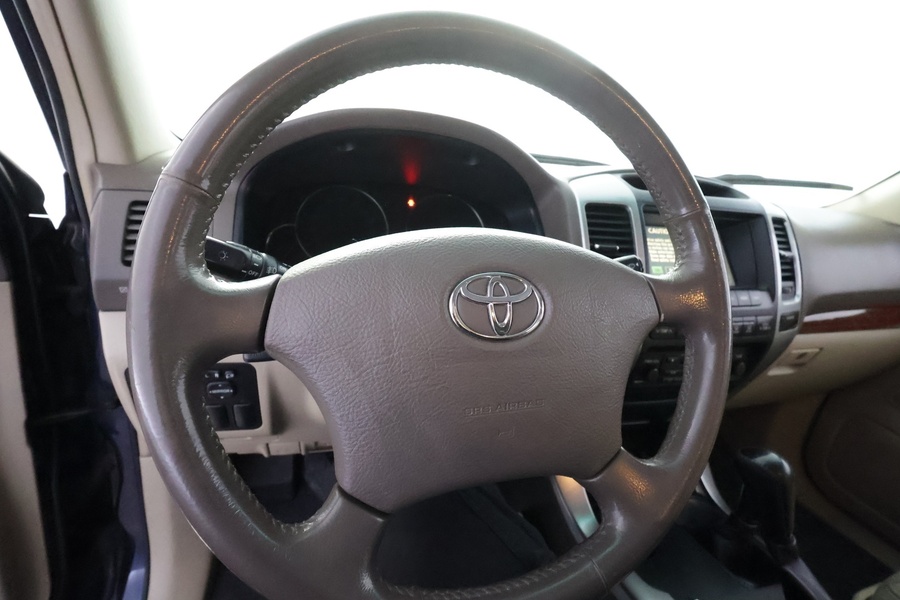 Toyota Land Cruiser vaihtoauto