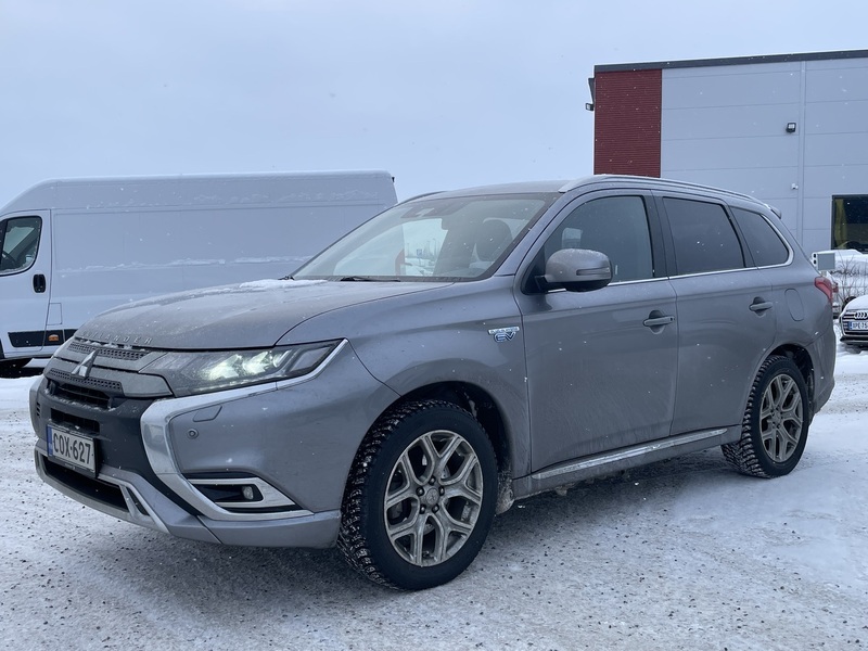 Mitsubishi Outlander PHEV vaihtoauto