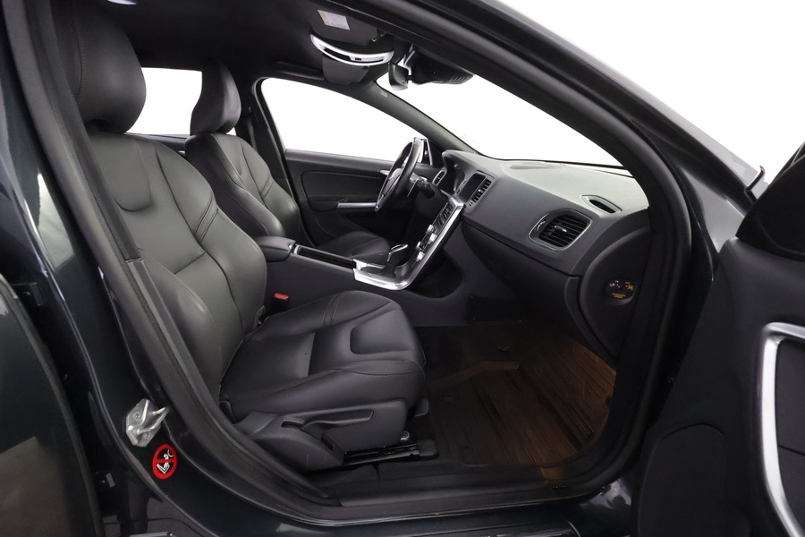 Volvo V60 Cross Country vaihtoauto