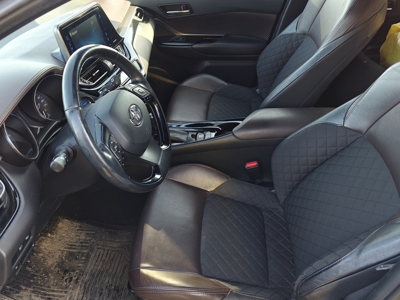 Toyota C-HR vaihtoauto