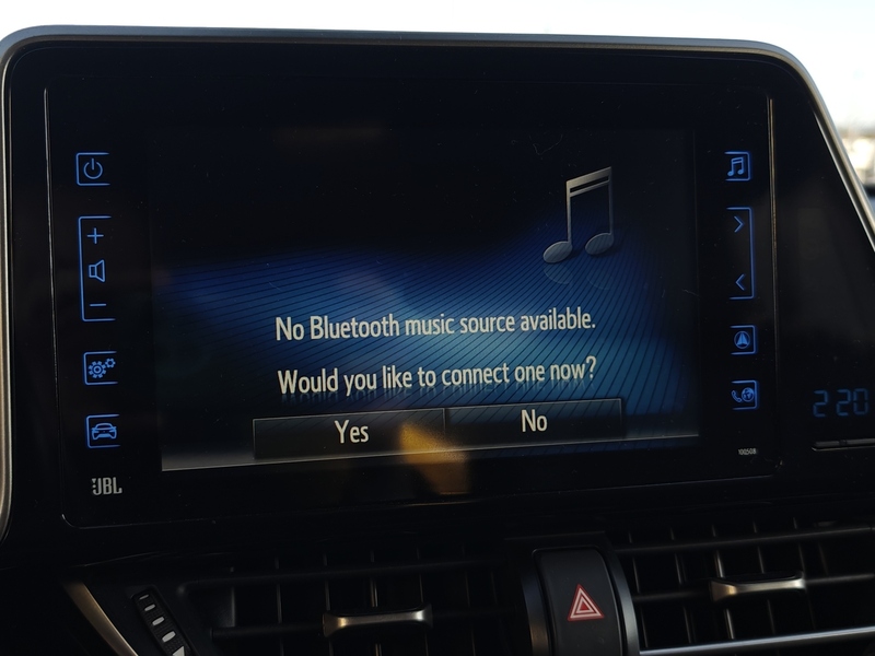 Toyota C-HR vaihtoauto