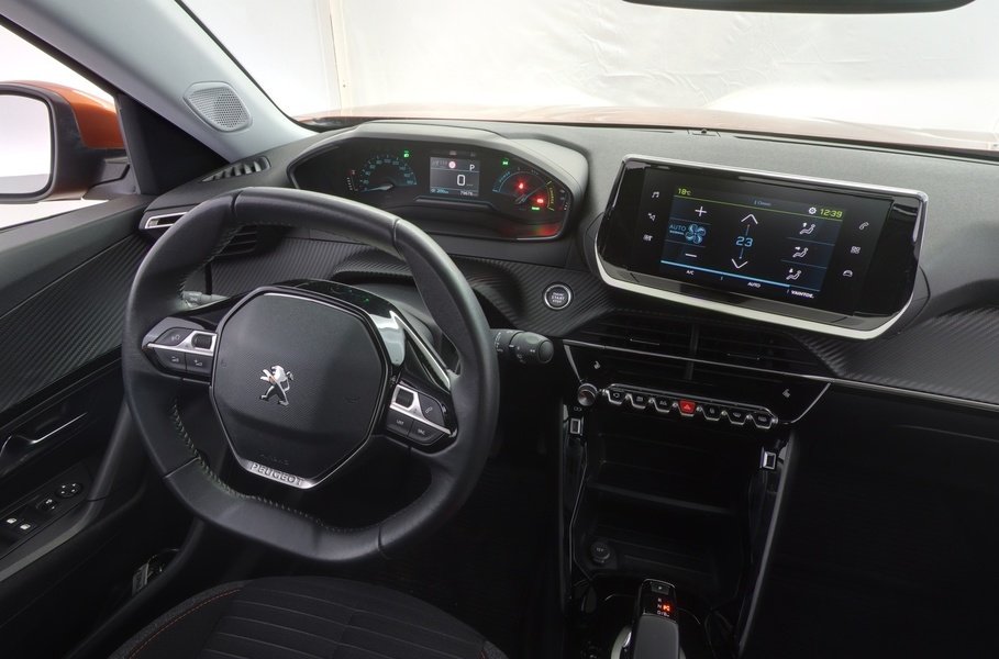 Peugeot e-2008 vaihtoauto