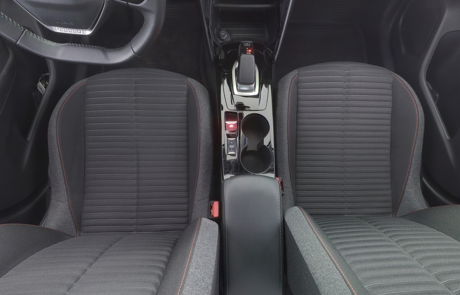 Peugeot e-2008 vaihtoauto