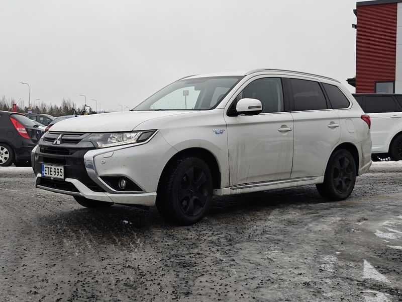 Mitsubishi Outlander vaihtoauto
