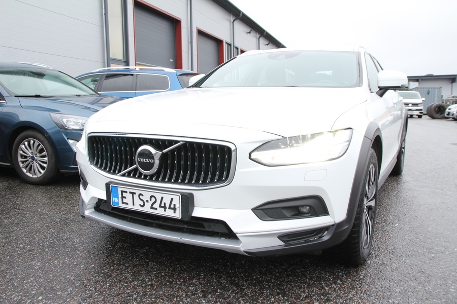 Volvo V90 Cross Country vaihtoauto