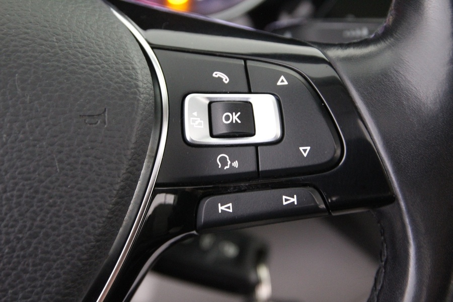 Volkswagen Touran vaihtoauto