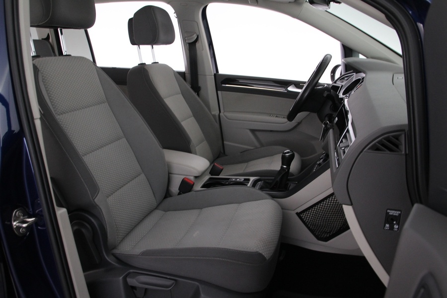 Volkswagen Touran vaihtoauto