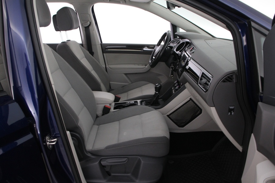 Volkswagen Touran vaihtoauto