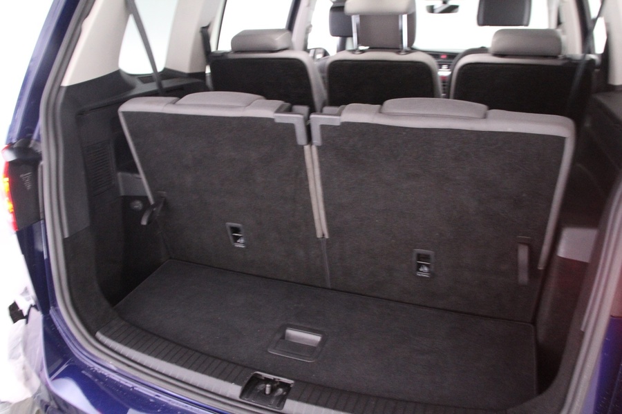 Volkswagen Touran vaihtoauto